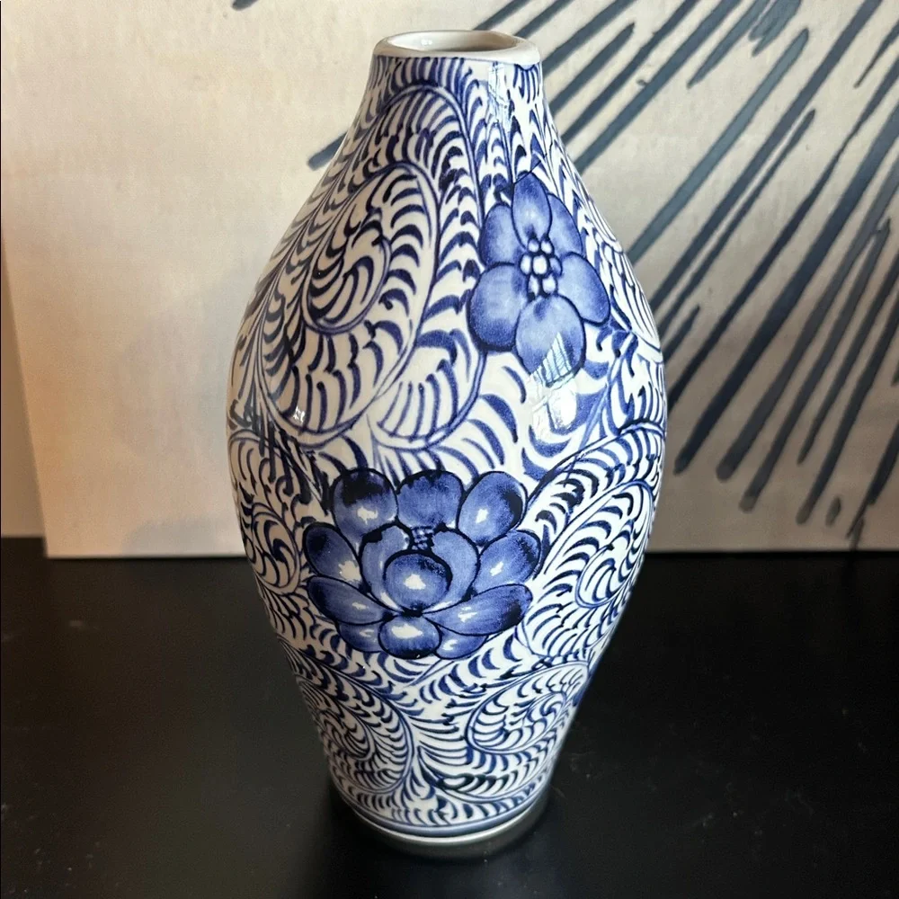 N/A preowned vases